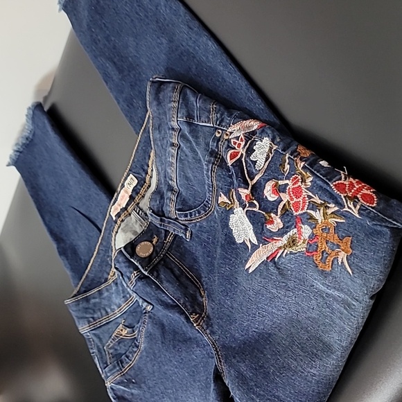 YMI Denim - Jeans ~ YMI WannaBettaButt? Embroidered Ankle Jeans w/ Frayed Hem